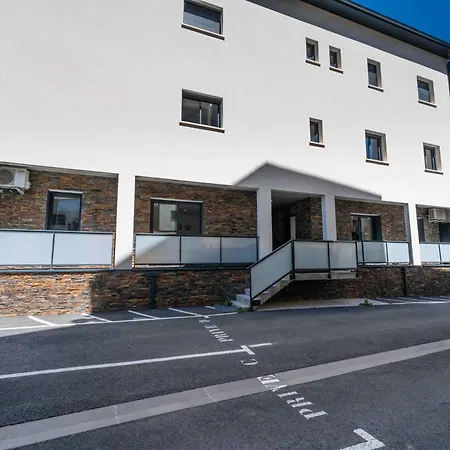 Apartment Aux Pieds Des Pistes - Appt A