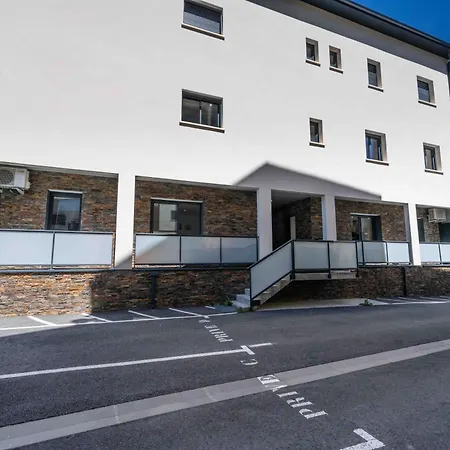 Apartment Aux Pieds Des Pistes - Appt A